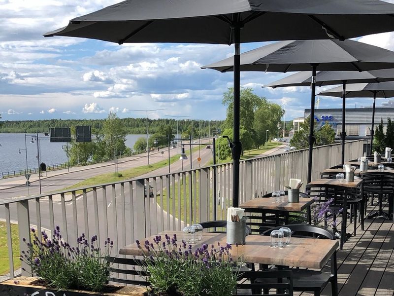 Craft n' Draft's outdoor seating