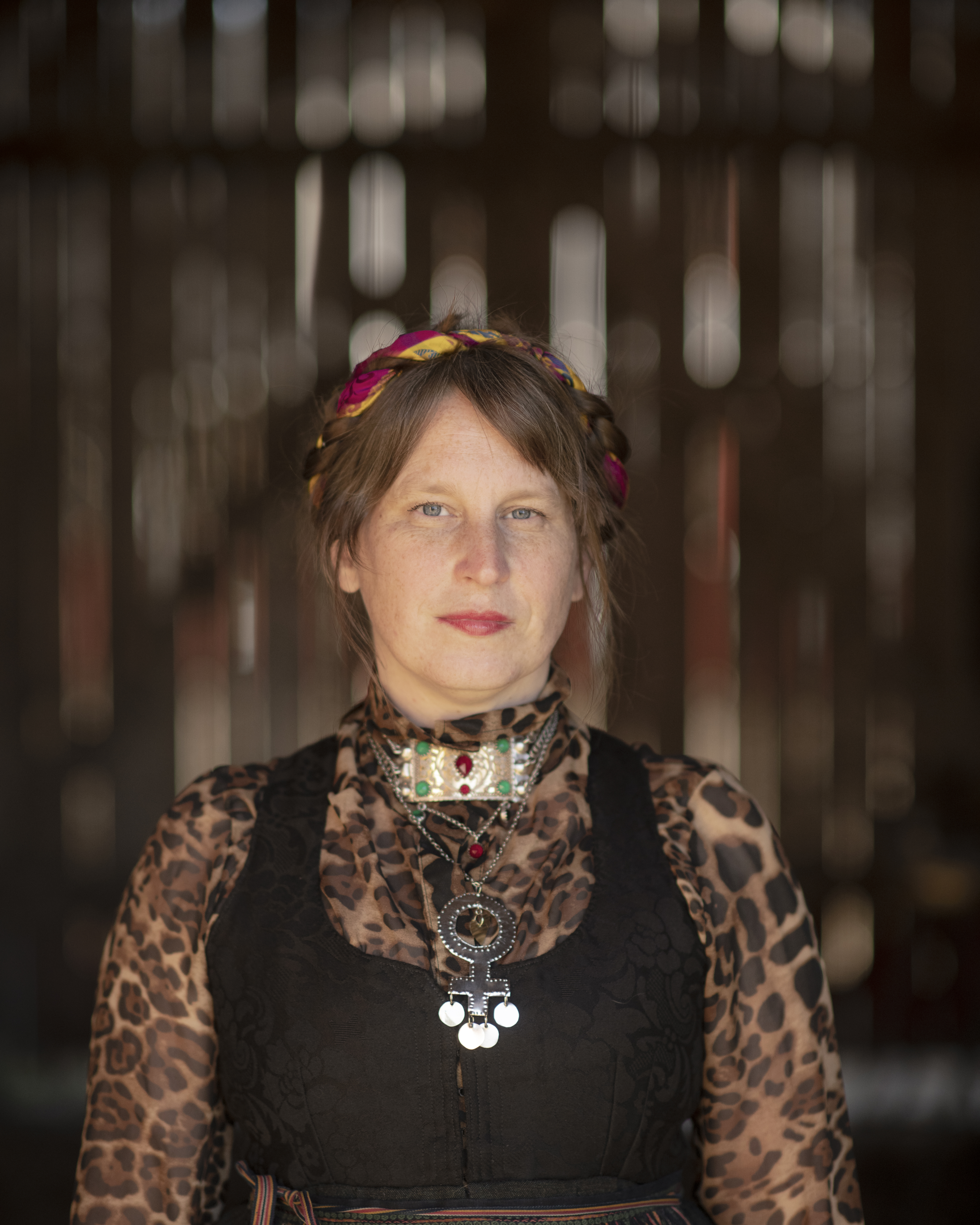 Lina Odell visar hur tradition kan få nytt liv genom nya material, idéer och perspektiv.