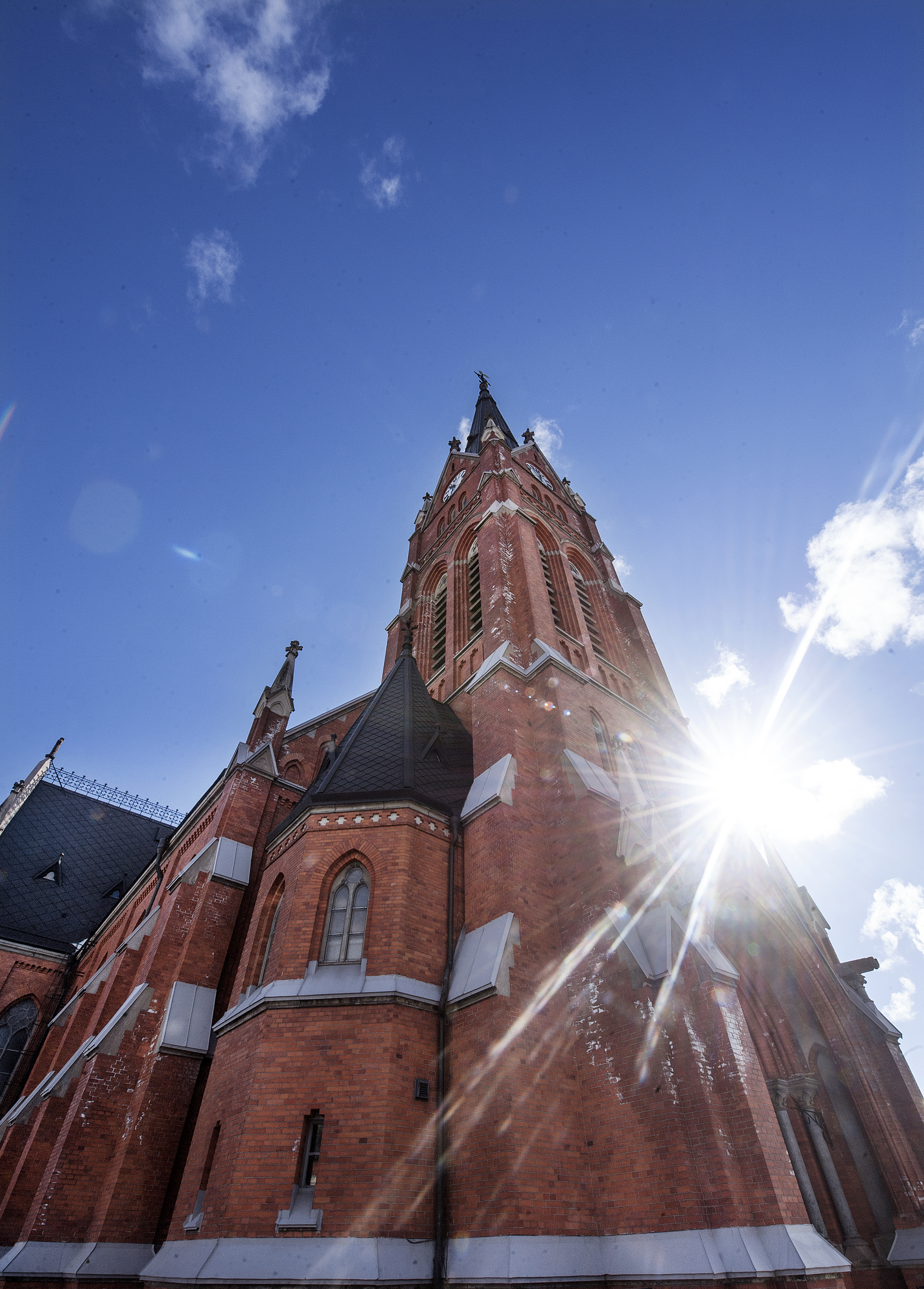 Luleå cathedral in sunlight
