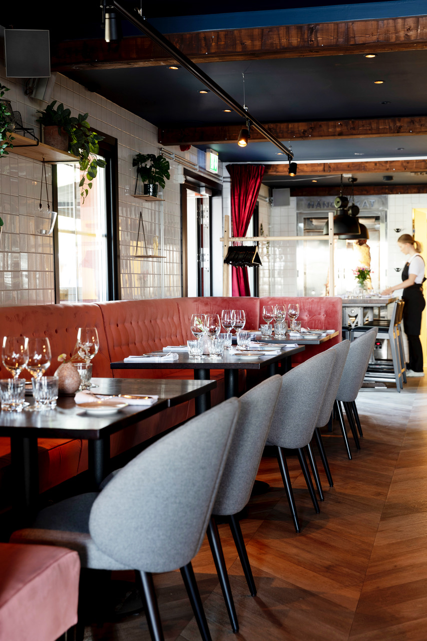 Cozy interior design at Hemmagastronomi