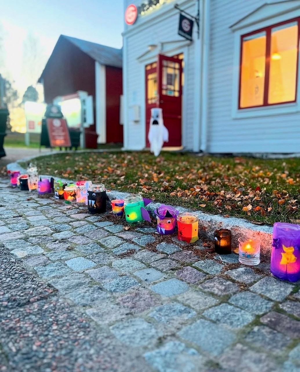 Lyktor utanför Visitor Center