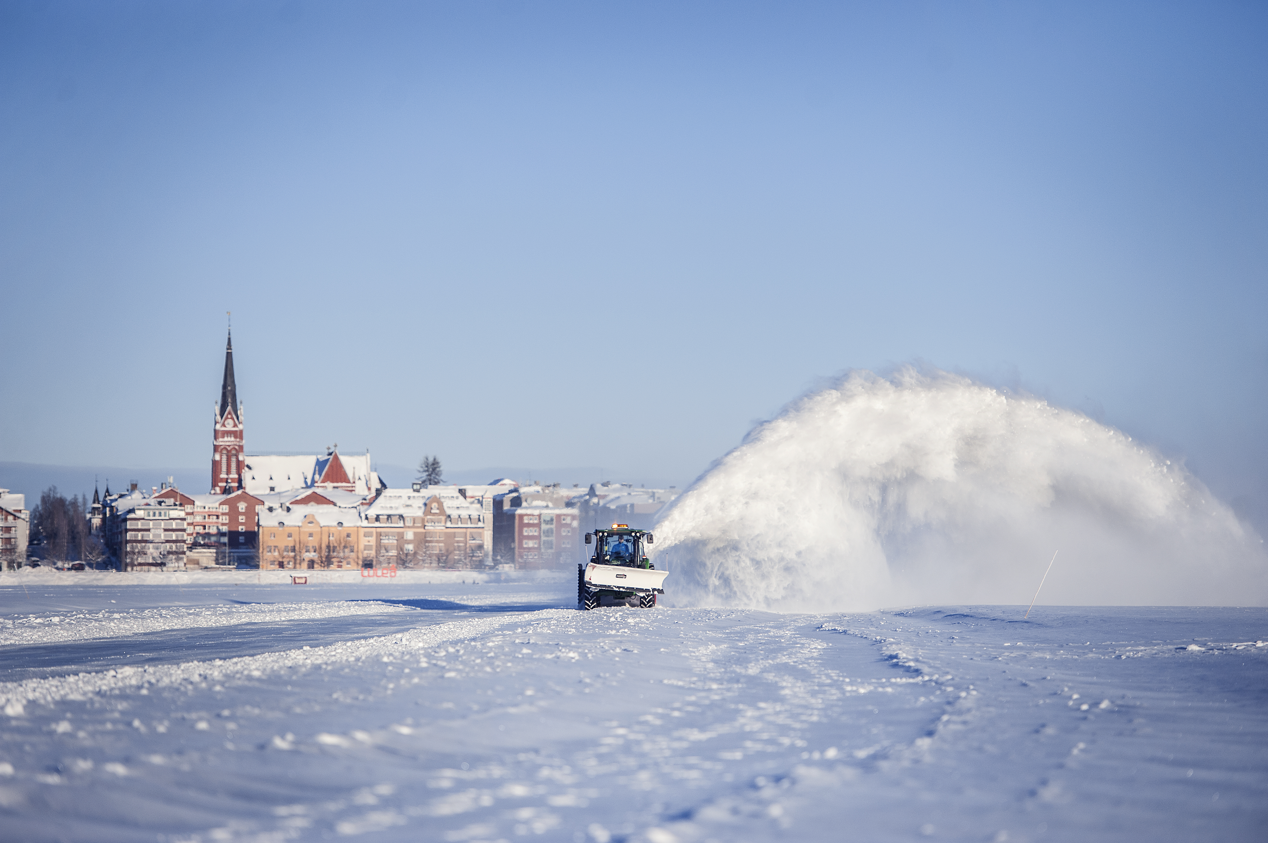 Preparing the ice track in Luleå