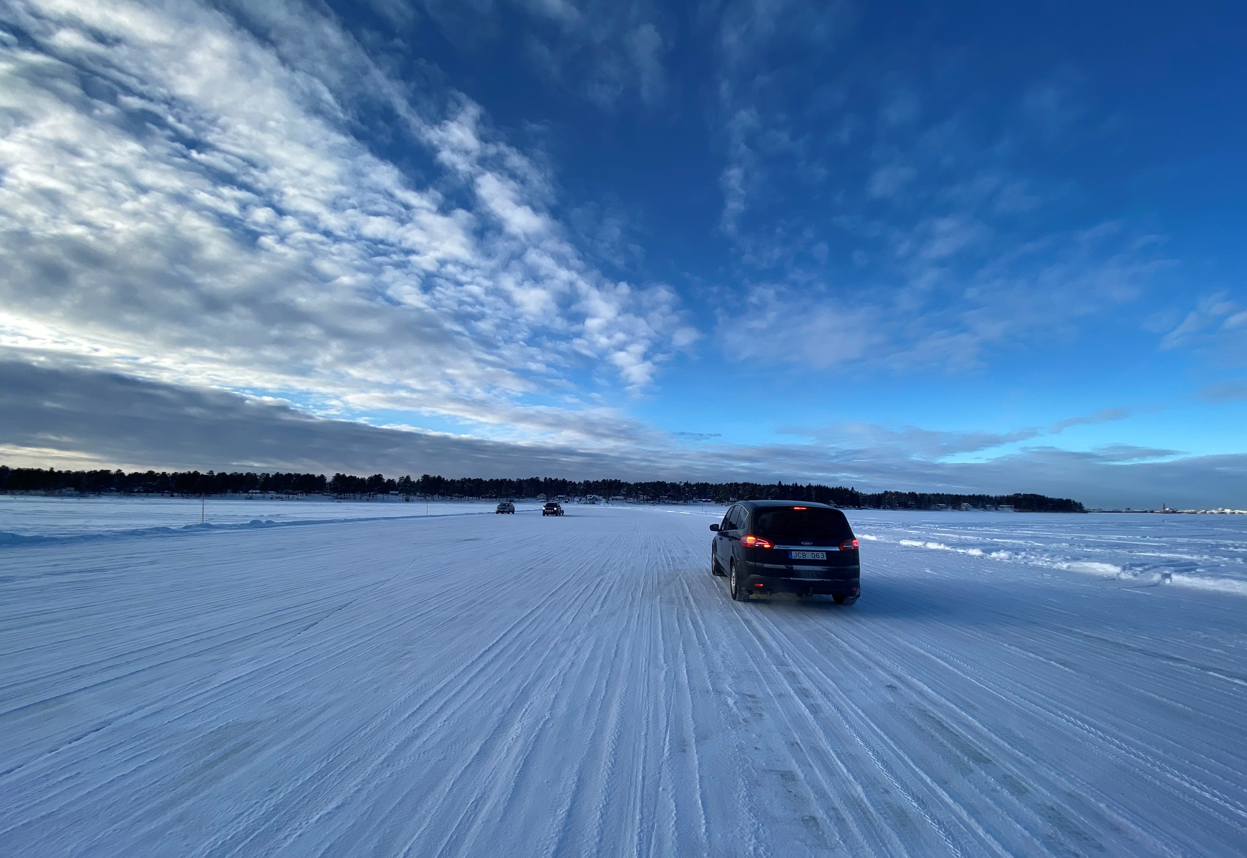 Isväg Sandön-Tjuvholmen, Helena Holm