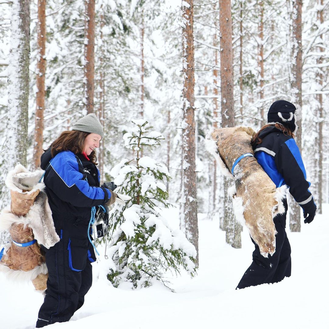 Snowshoe walk at Brändö Lodge