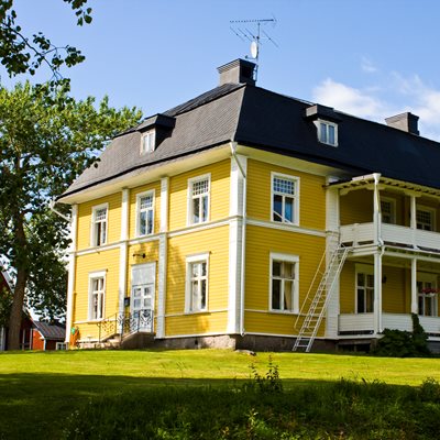 Melderstein Manor in summer