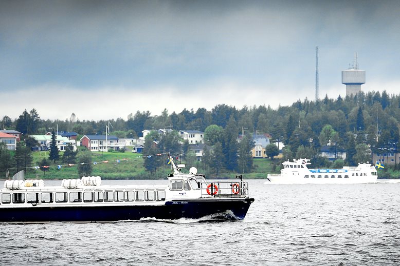 Båttrafik i Luleå skärgård.