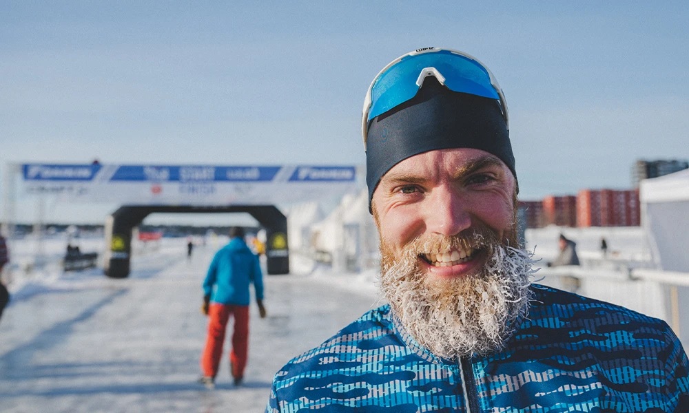 En deltagare vid Sea Ice Marathon på havsisen i Luleå.